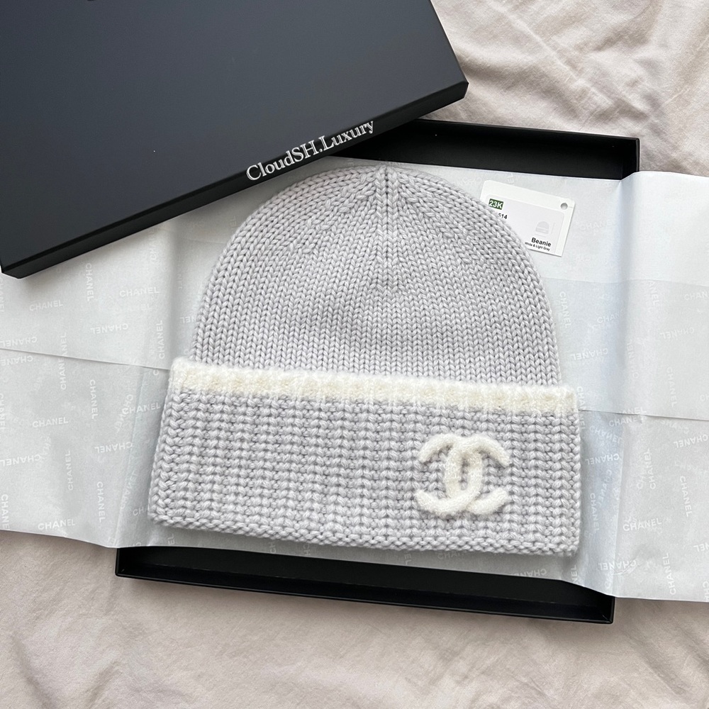 Auth BN Chanel Light Gray White CC Logo Wool Knit Beanie